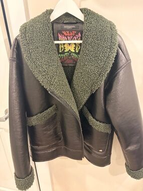 Bomber jacket